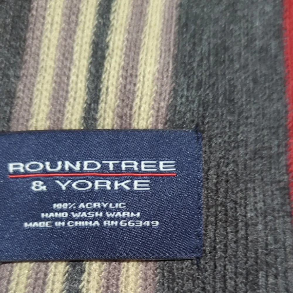 Roundtree & Yorke Black and Red Striped Scarf